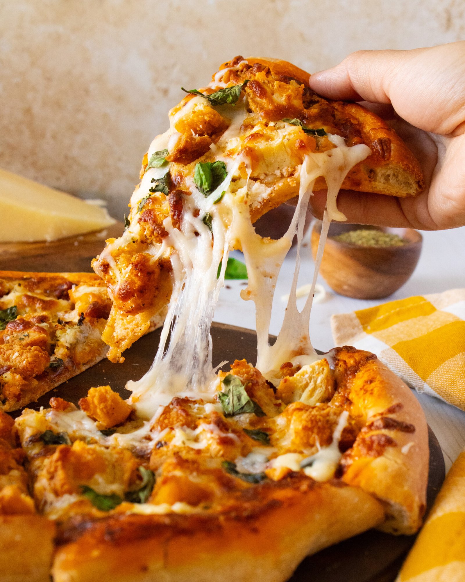 CHICKEN CREAMY LOADED PIZZA 